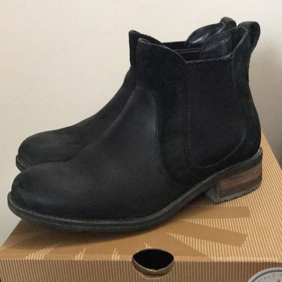 UGG Authentic Bonham Black size 6 - Picture 4 of 7